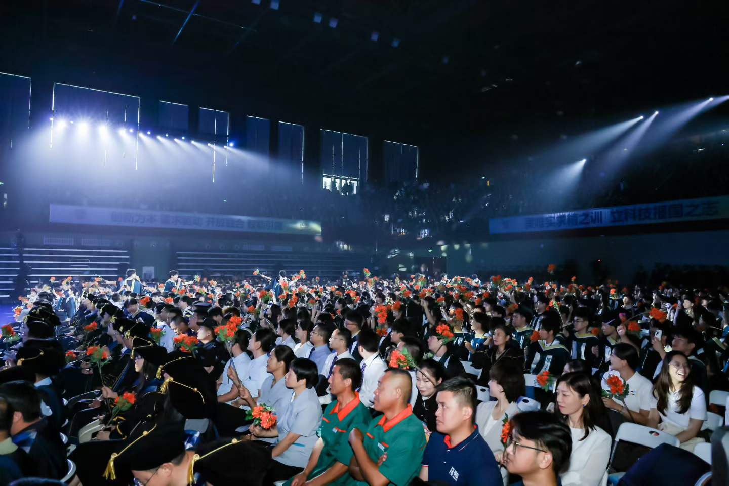 深圳技术大学2026年毕业典礼补充现场图片 4