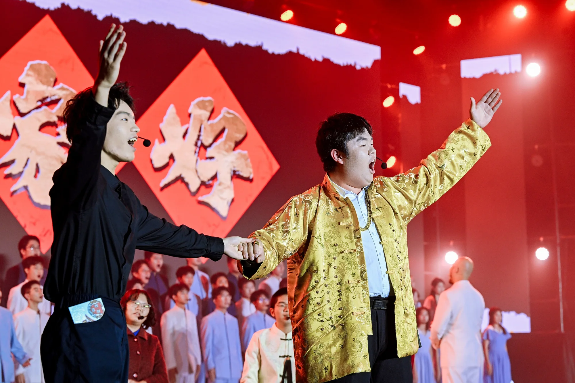 深二外第十五届艺术节暨迎新晚会现场图片 3