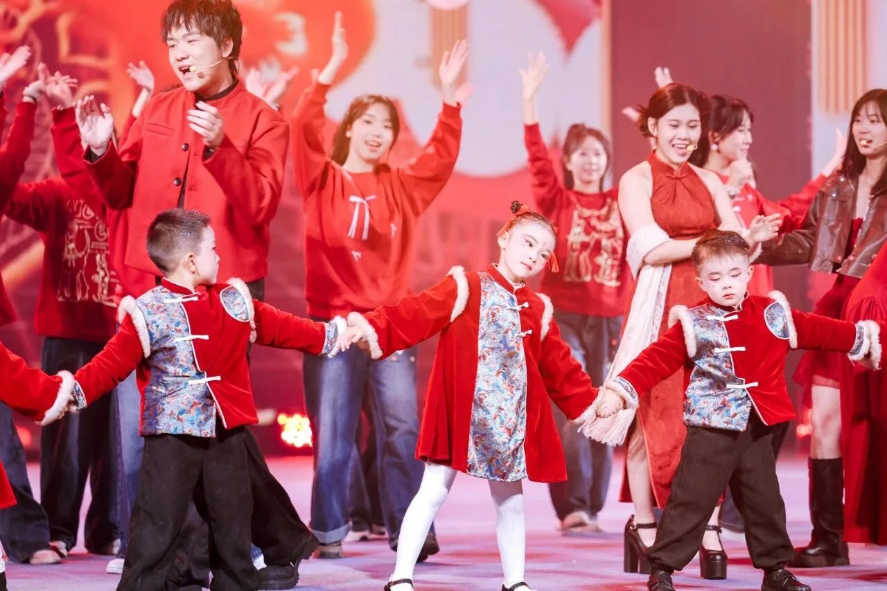 深圳技术大学2026新年晚会现场图片 3