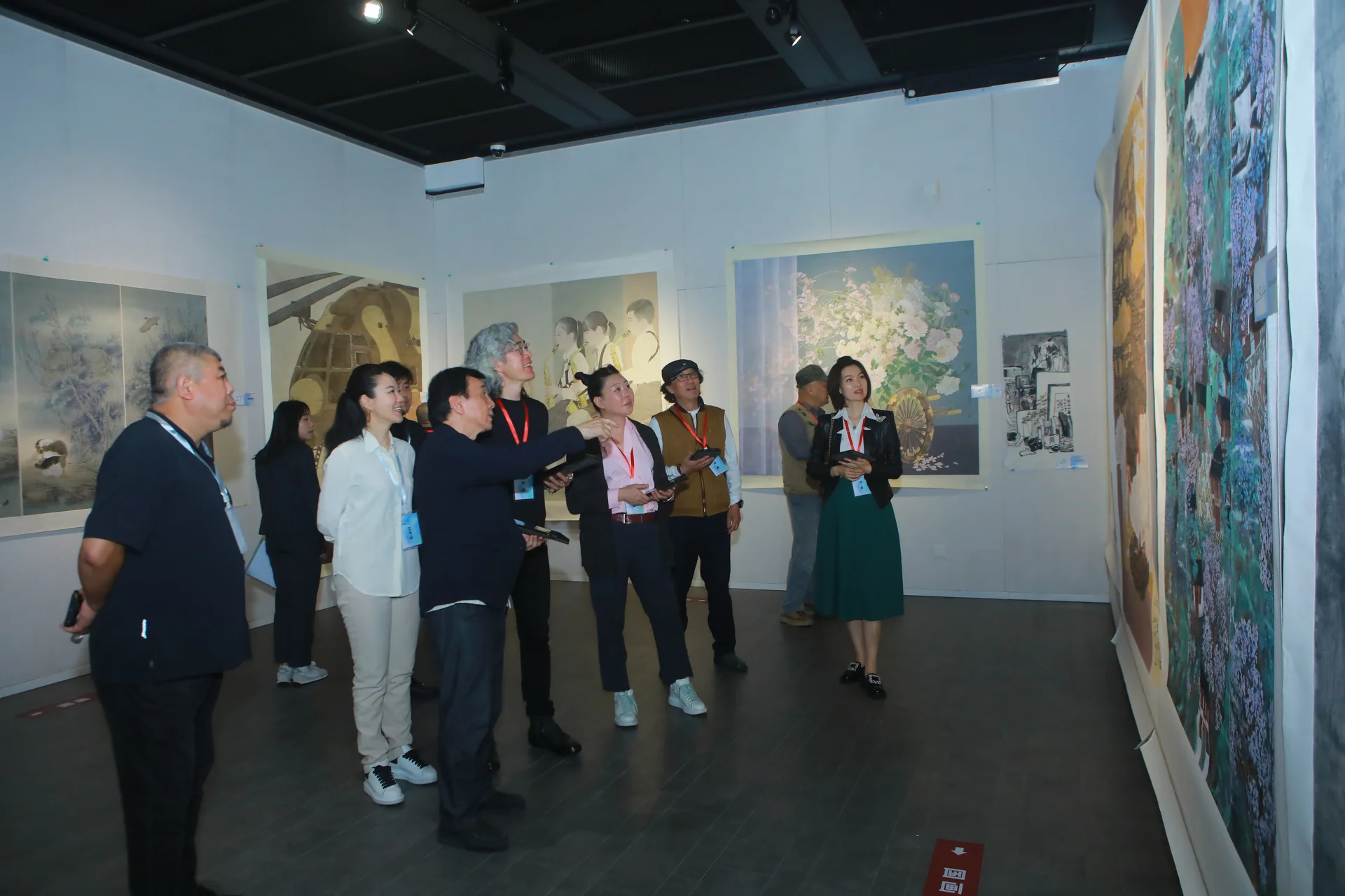 全国少儿教师美术作品展现场图片 4